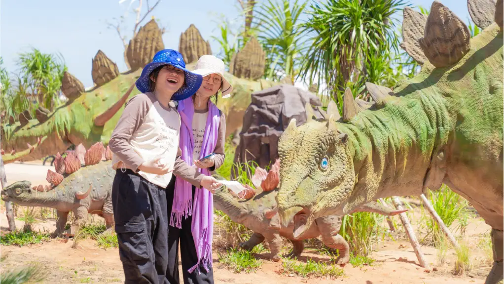 Khám phá thế giới khủng long Dino Park