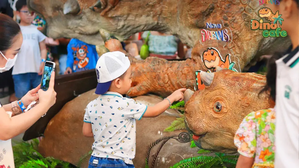 Khủng long Rago Dino Cafe