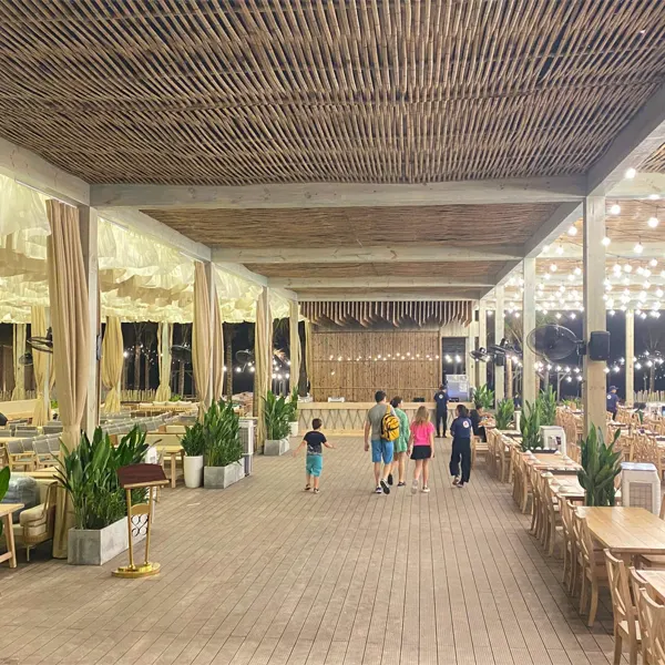 Không gian trong nhà Hải Cảng Seafood