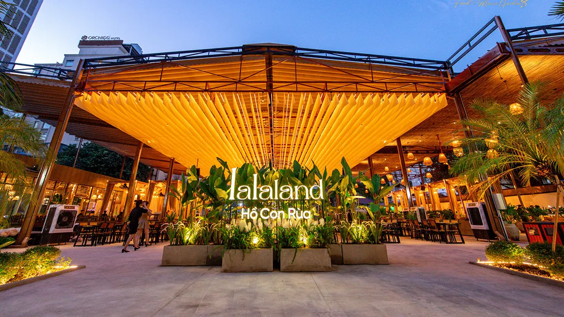 Nhà hàng lalaland Hồ Con Rùa