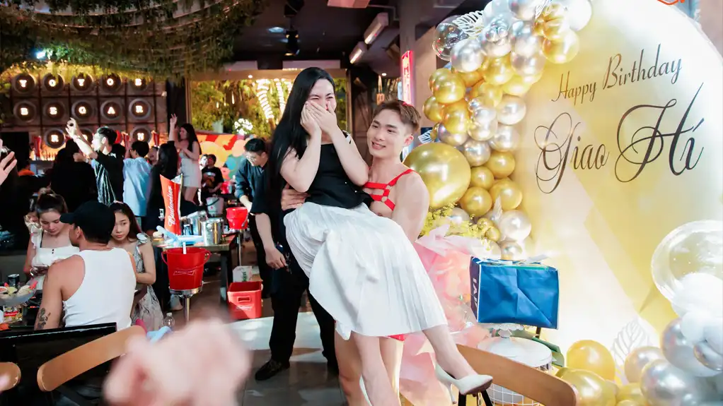 sinh-nhat.webp sinh-nhat.webp