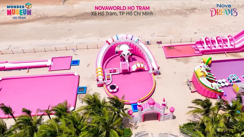 Nhà phao nước Hồ Tràm